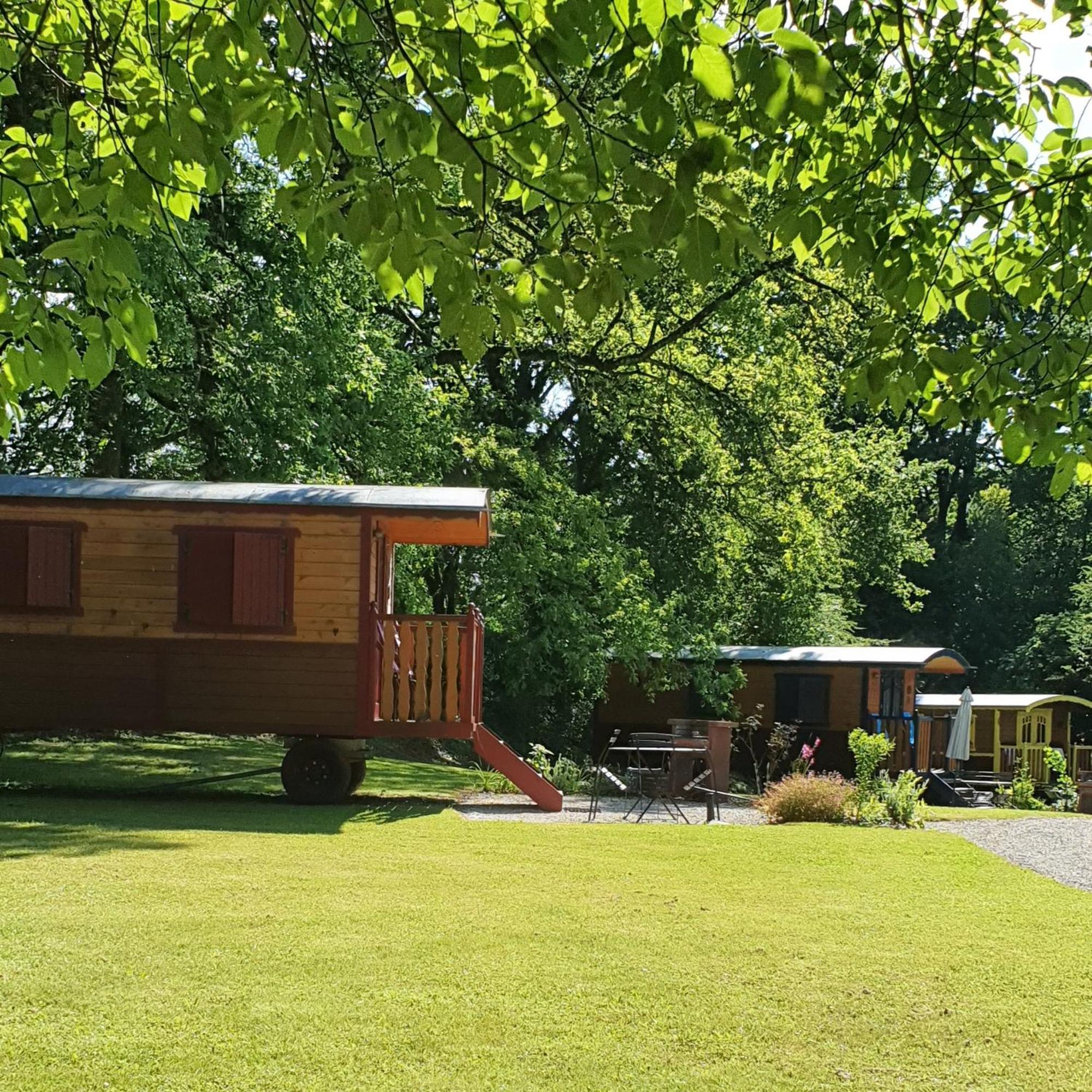 Le Roulottes Du Petit Gouffre De Padirac Avec Spa エクステリア 写真